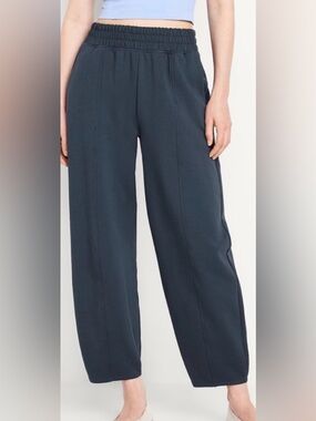 Old Navy Black Barrel-Leg Sweatpants Women's Small Dynamic Active Fleece